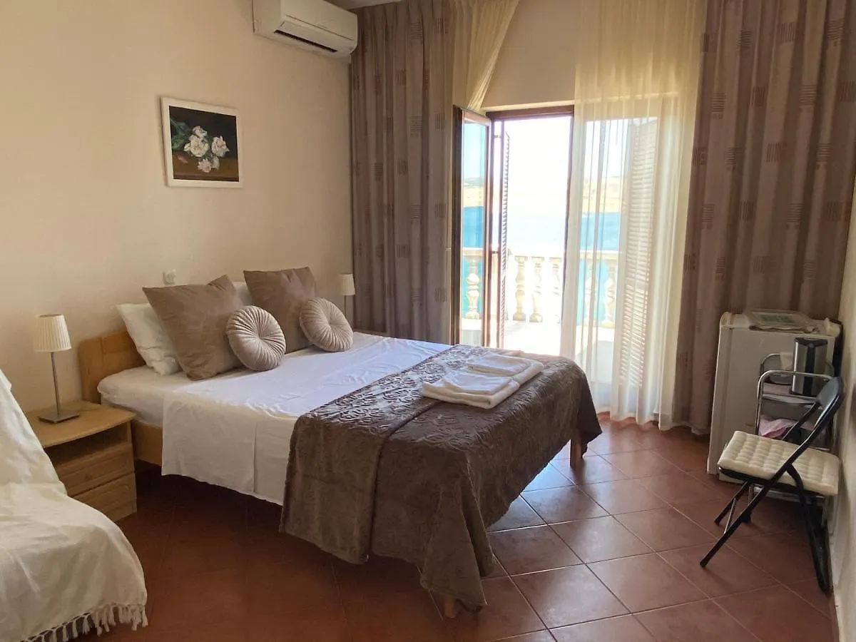 Villa Punta Rovanjska 3*,